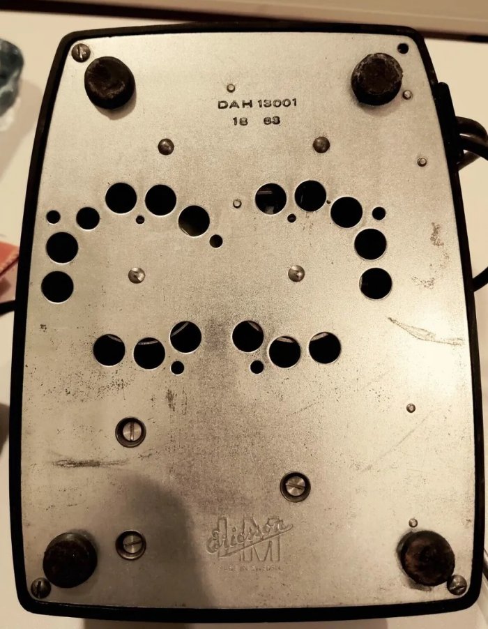 n1073a.jpg (8484 bytes)