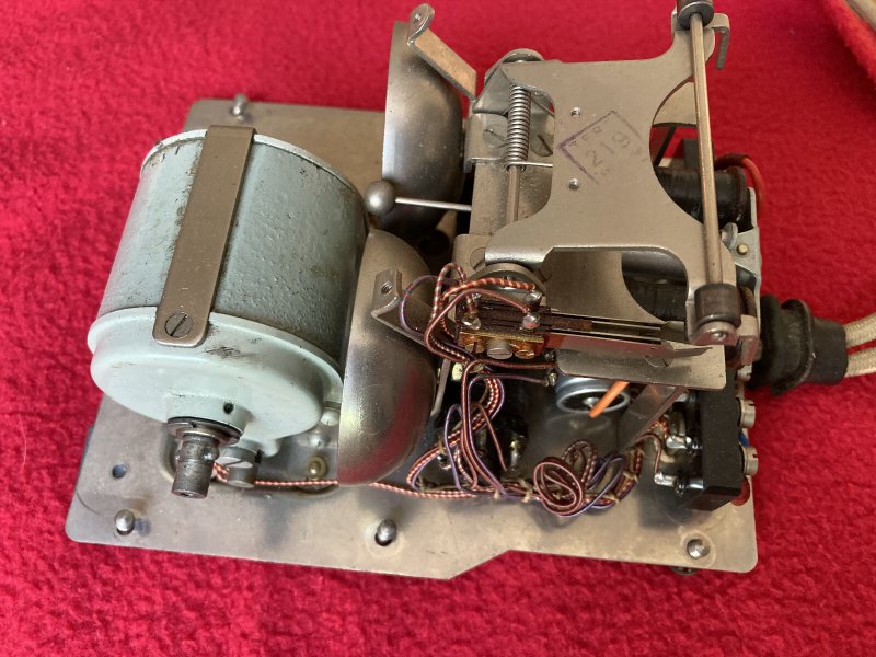 n2121a.jpg (10396 bytes)